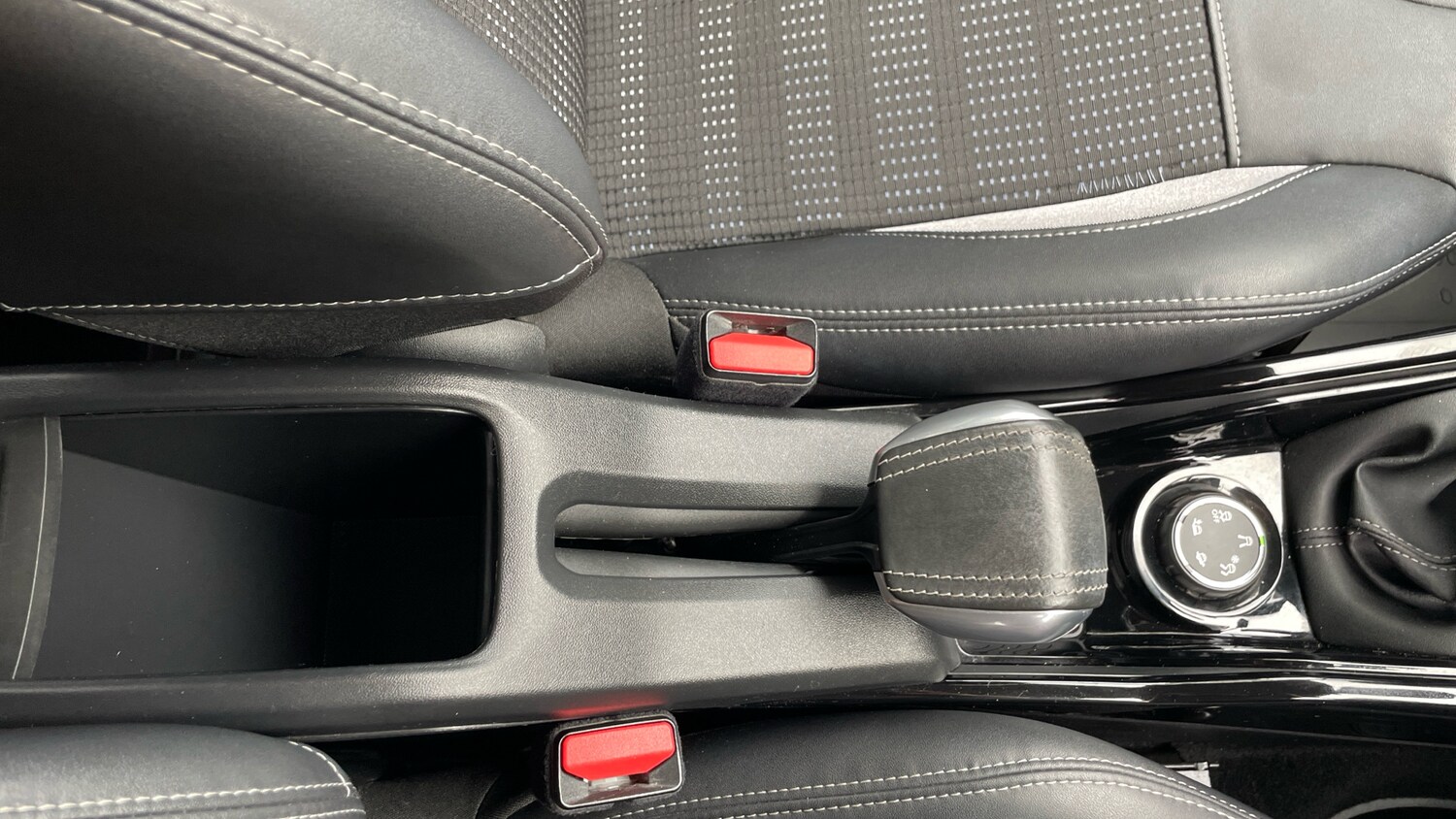 Used Peugeot 2008 2016 for sale - 76338265: Photo 39