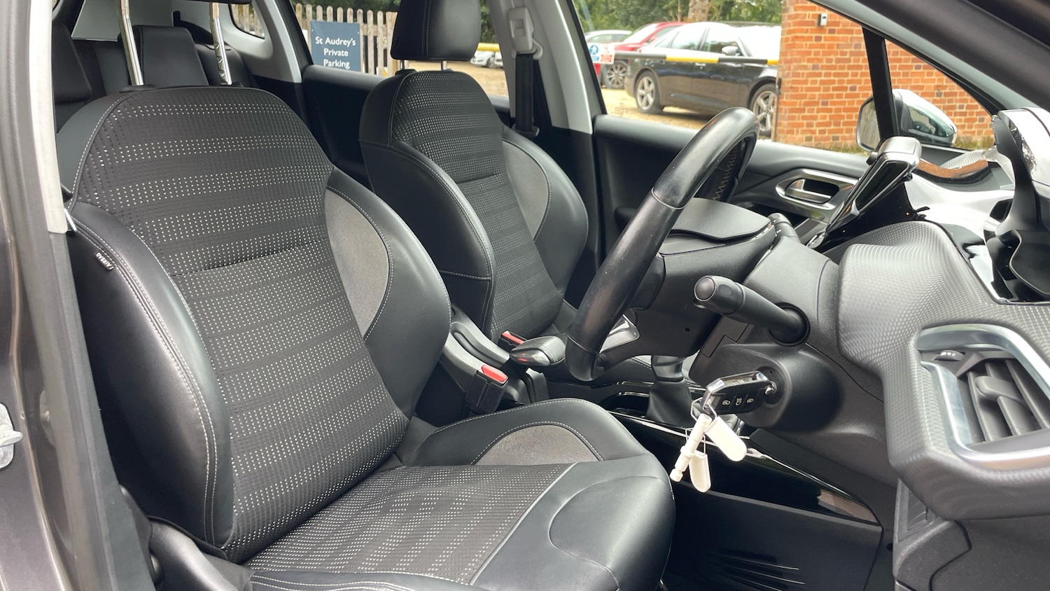 Used Peugeot 2008 2016 for sale - 76338265: Photo 42