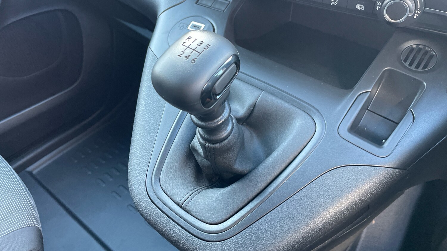 Used Peugeot Partner 2025 for sale - 76458446: Photo 20