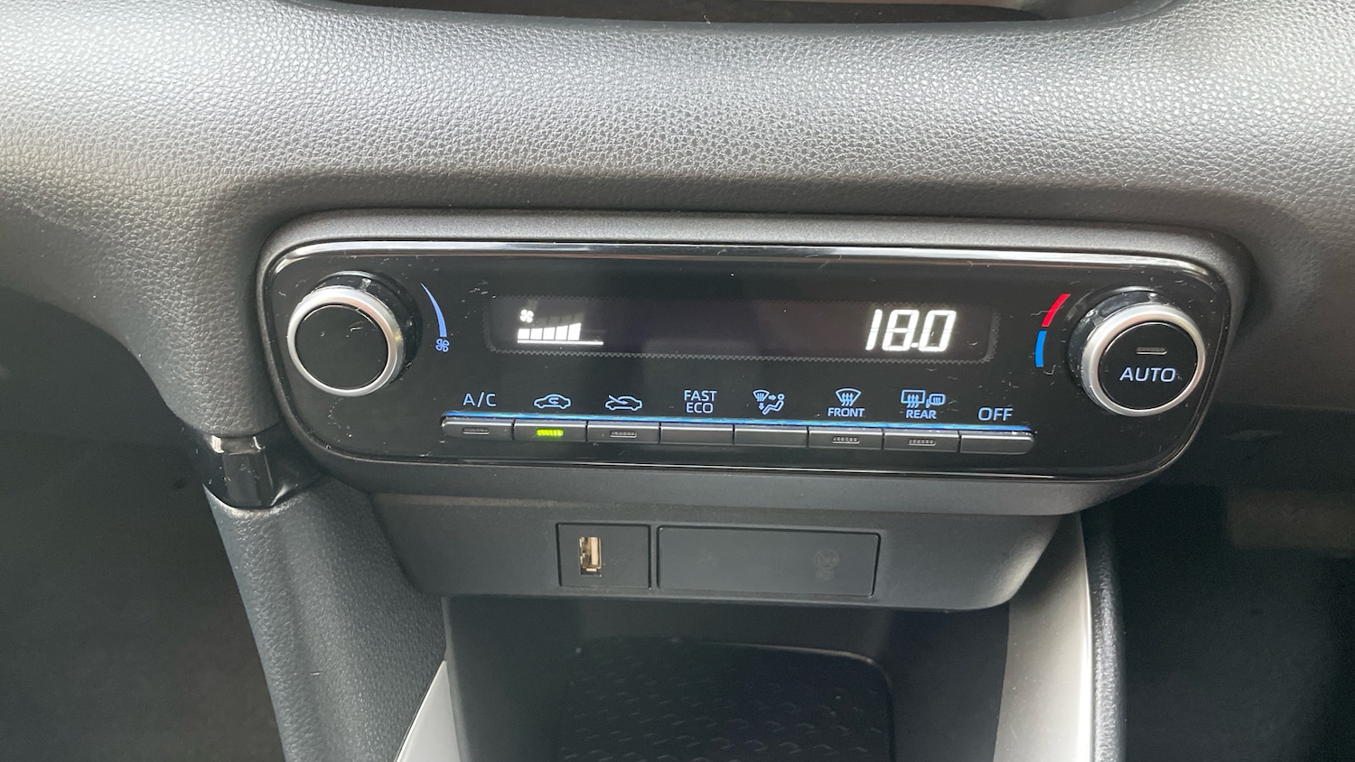 Used Toyota Yaris 2020 for sale - 76154047: Photo 36