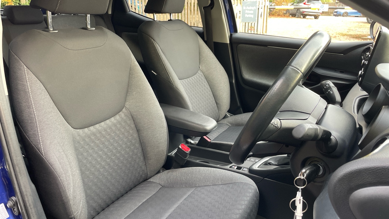 Used Toyota Yaris 2020 for sale - 76154047: Photo 42
