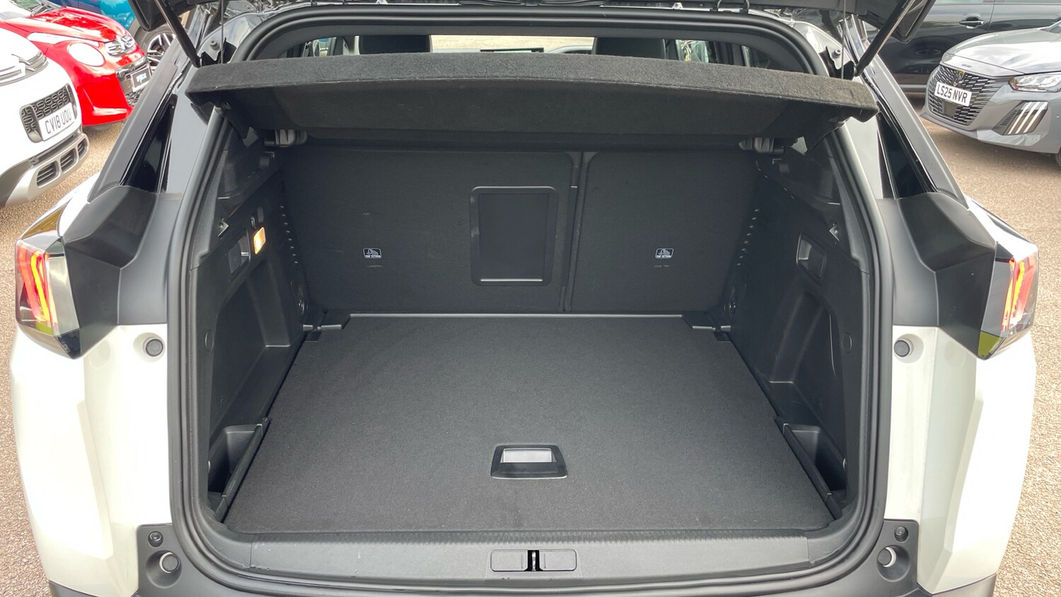 Used Peugeot 3008 2023 for sale - 76216459: Photo 19