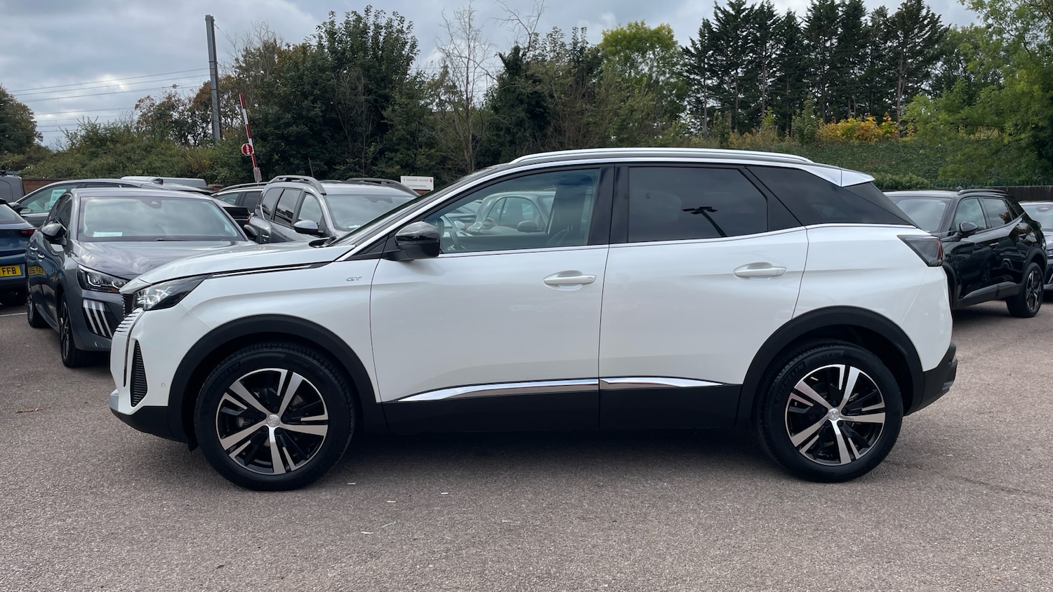 Used Peugeot 3008 2023 for sale - 76216459: Photo 6