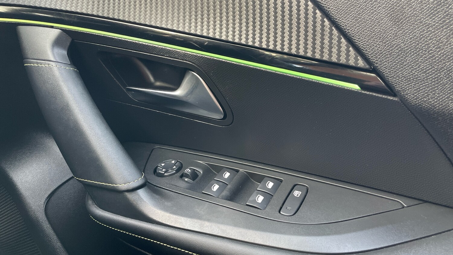 Used Peugeot 2008 2023 for sale - 77941389: Photo 22