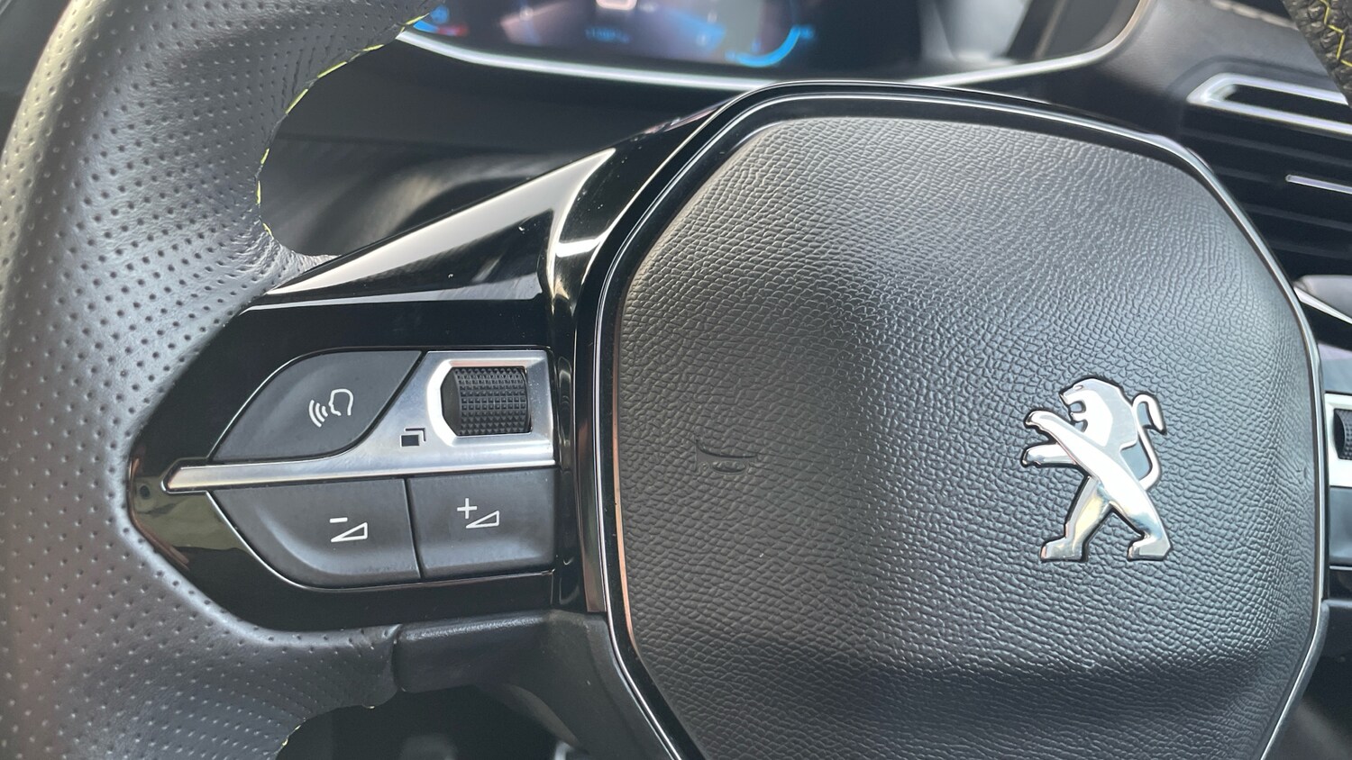 Used Peugeot 2008 2023 for sale - 77941389: Photo 23