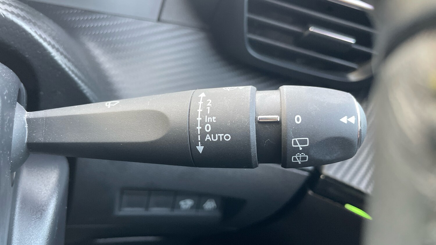 Used Peugeot 2008 2023 for sale - 77941389: Photo 28