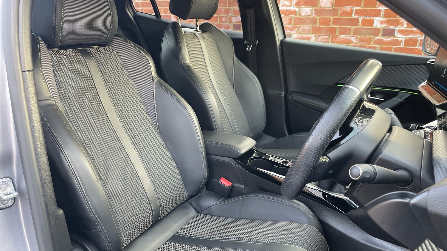 Used Peugeot 2008 2023 for sale - 77941389: Photo 42