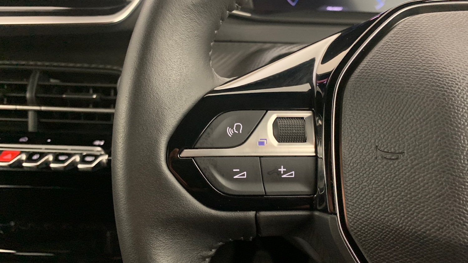 Used Peugeot 2008 2024 for sale - 76486460: Photo 19