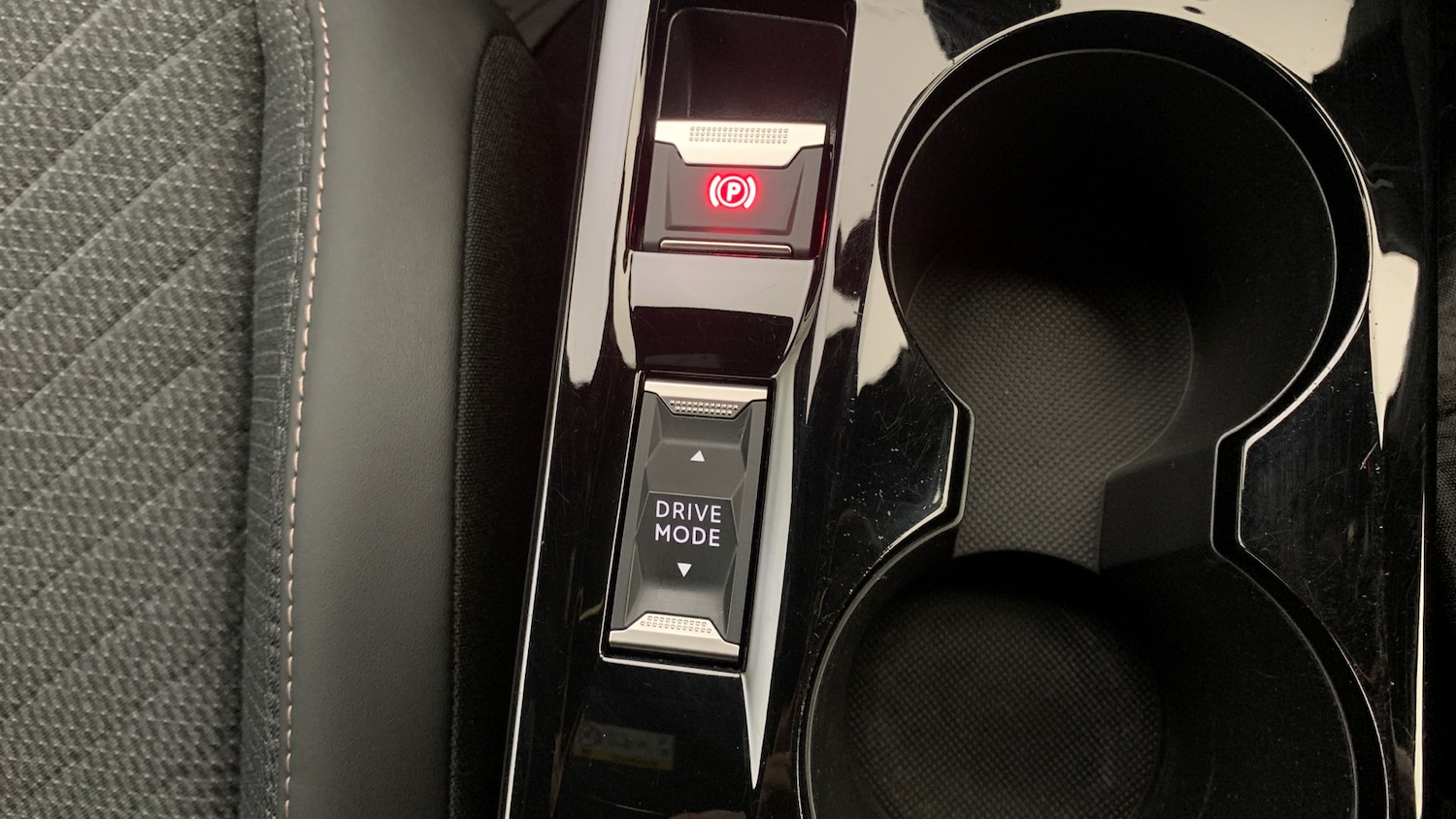 Used Peugeot 2008 2024 for sale - 76486460: Photo 32