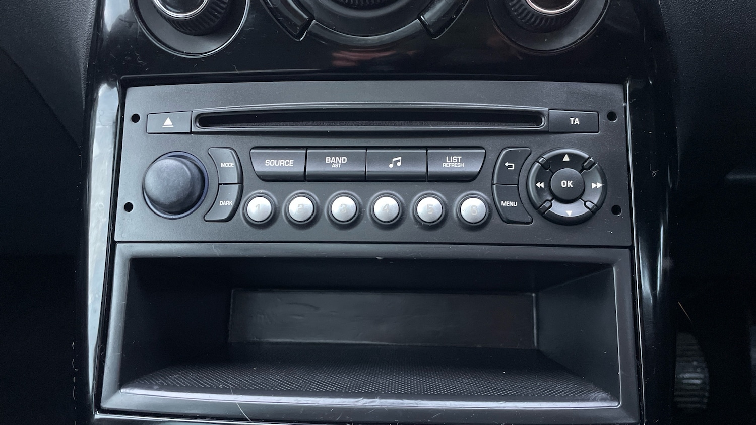 Used Citroen C3 Picasso 2016 for sale - 77560448: Photo 31