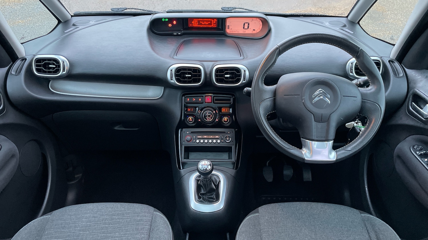 Used Citroen C3 Picasso 2016 for sale - 77560448: Photo 4