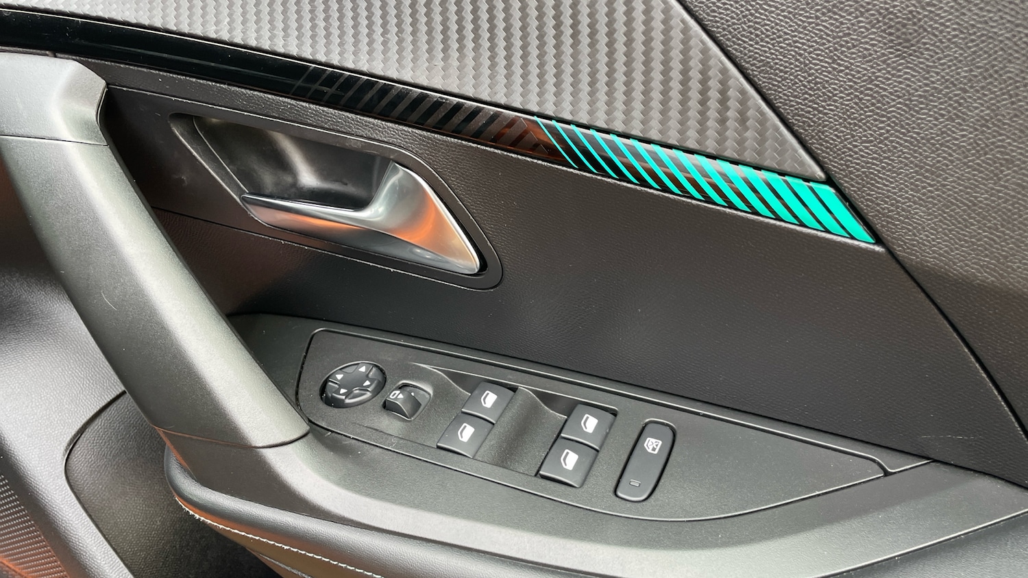 Used Peugeot 2008 2022 for sale - 77075211: Photo 23