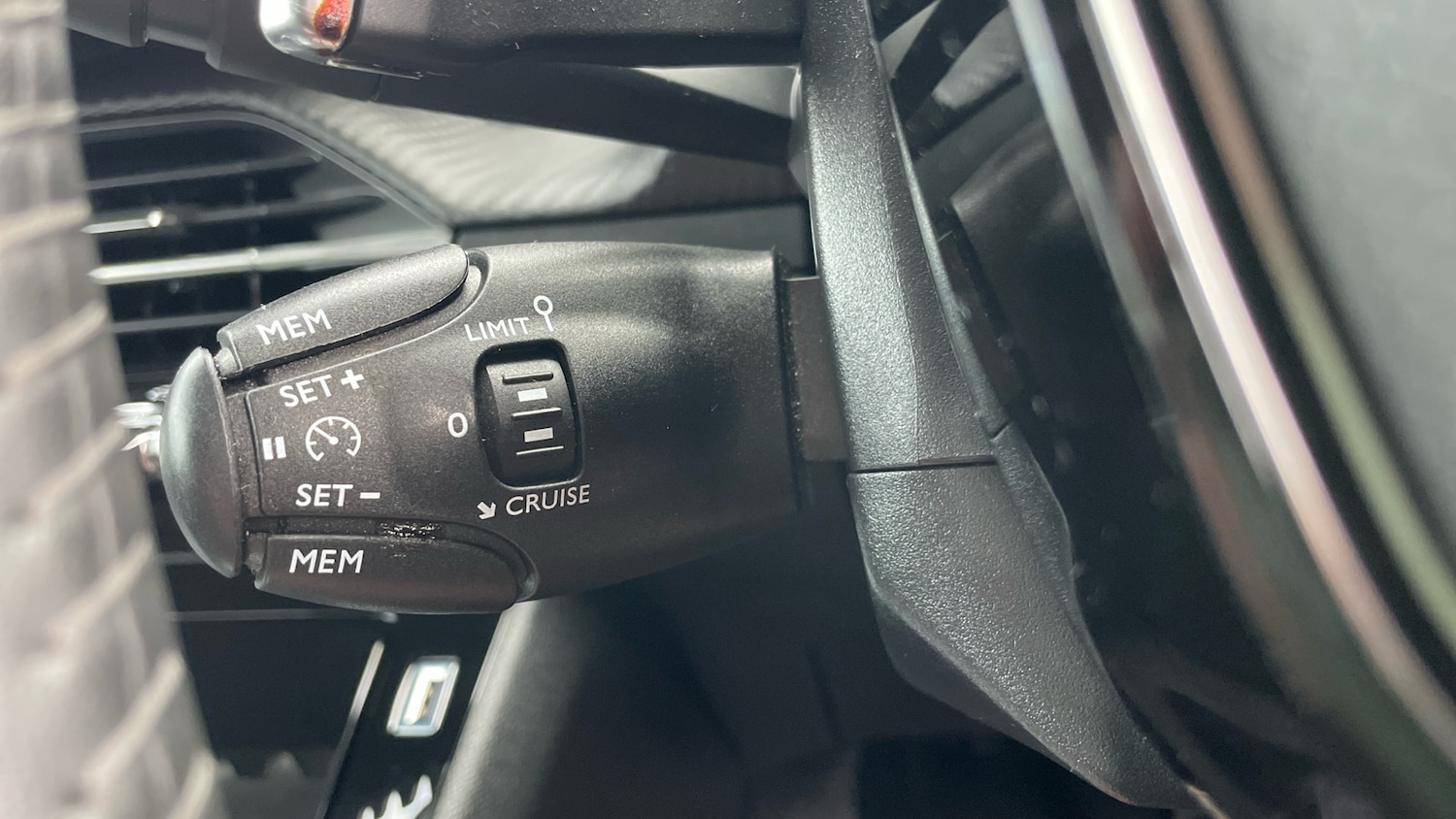 Used Peugeot 2008 2022 for sale - 77075211: Photo 25