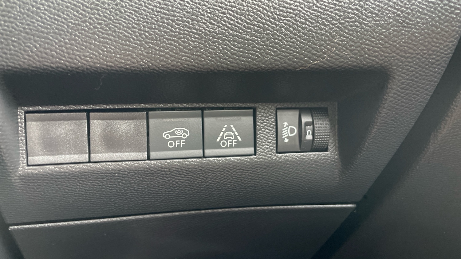 Used Peugeot 2008 2022 for sale - 77075211: Photo 35