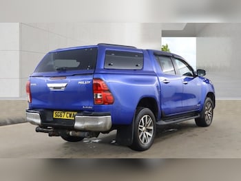Used Toyota Hilux 2017 for sale - 79260103: Photo