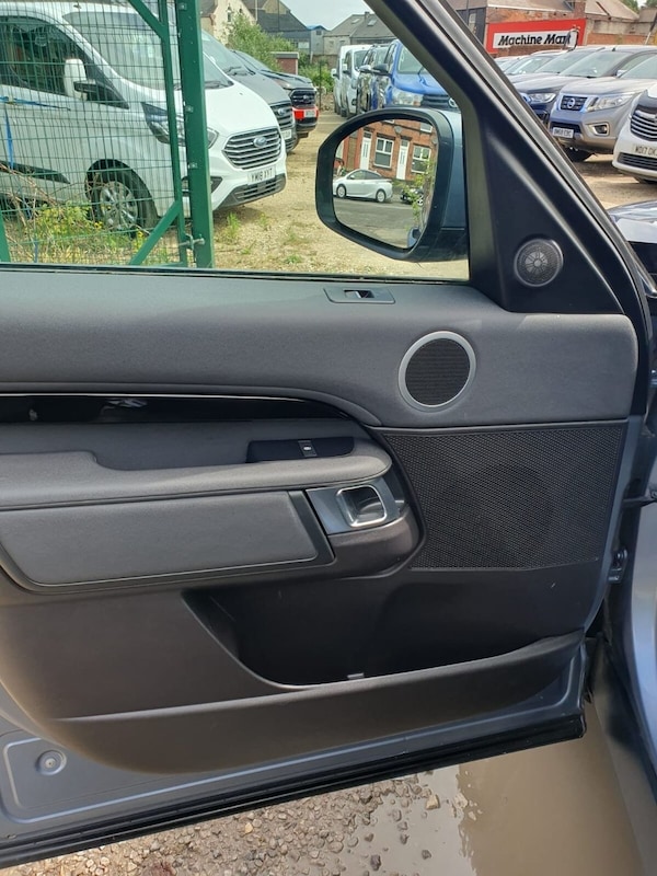 Used Land Rover Discovery 2018 for sale - 74685310: Photo 17