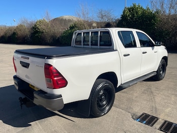 Used Toyota Hilux 2018 for sale - 78030161: Photo