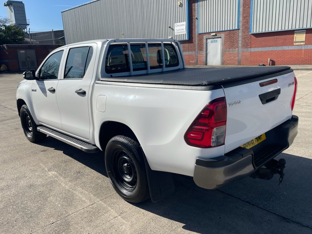 Used Toyota Hilux 2018 for sale - 78030161: Photo 4