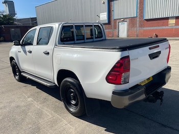 Used Toyota Hilux 2018 for sale - 78030161: Photo