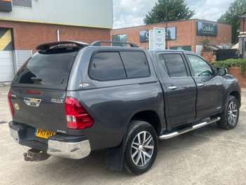 Used Toyota Hilux 2017 for sale - 74820128: Photo