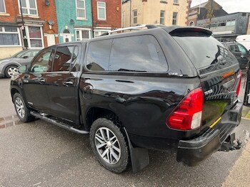 Used Toyota Hilux 2020 for sale - 76470432: Photo