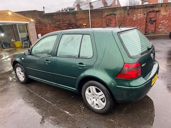 Used Volkswagen Golf 2002 for sale - 77451412: Photo