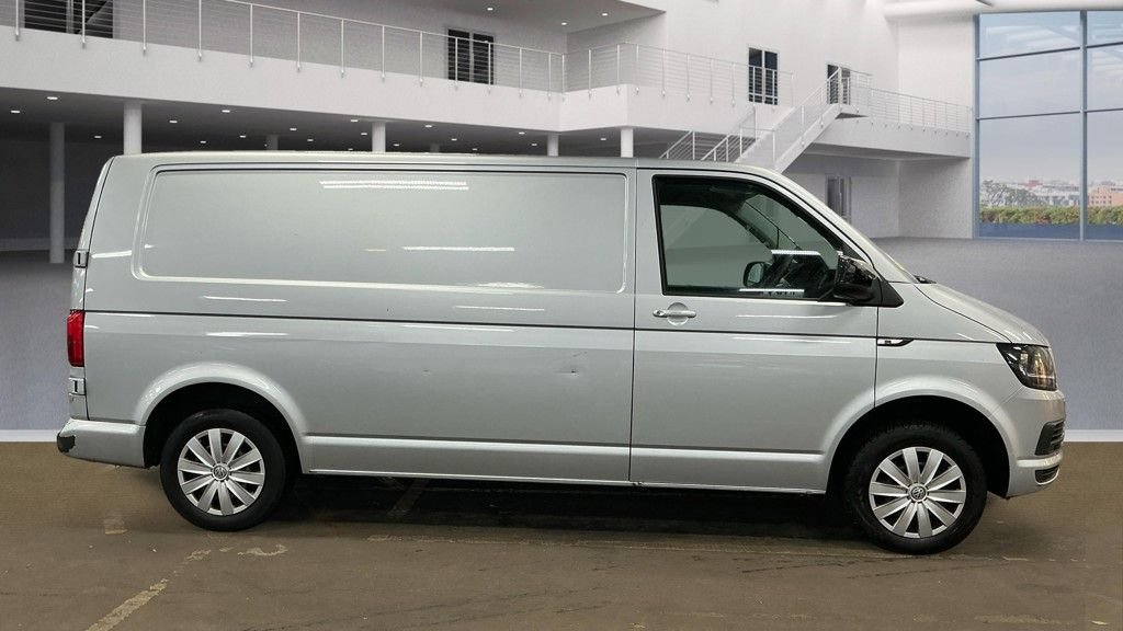 Used Volkswagen Transporter 2017 for sale - 76536005: Photo 5