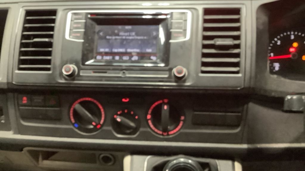 Used Volkswagen Transporter 2017 for sale - 77557802: Photo 10