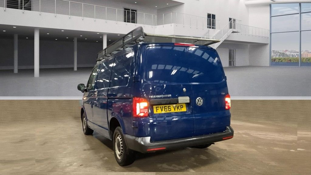 Used Volkswagen Transporter 2017 for sale - 77557802: Photo 3