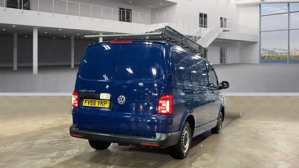 Used Volkswagen Transporter 2017 for sale - 77557802: Photo 4