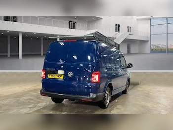 Used Volkswagen Transporter 2017 for sale - 77557802: Photo