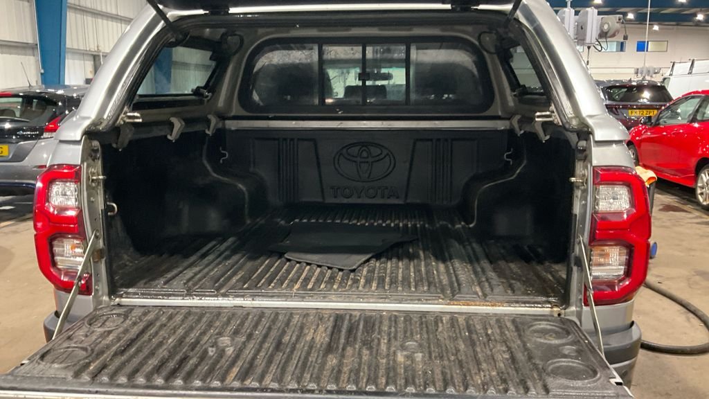 Used Toyota Hilux 2021 for sale - 77048761: Photo 7