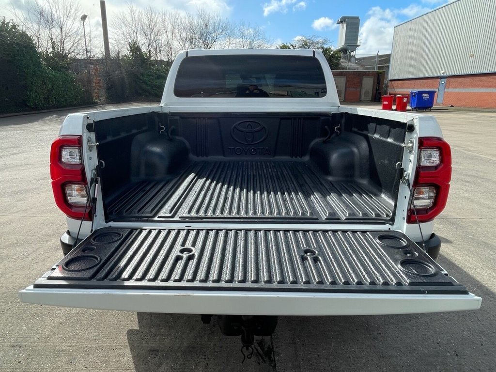Used Toyota Hilux 2024 for sale - 77780654: Photo 19