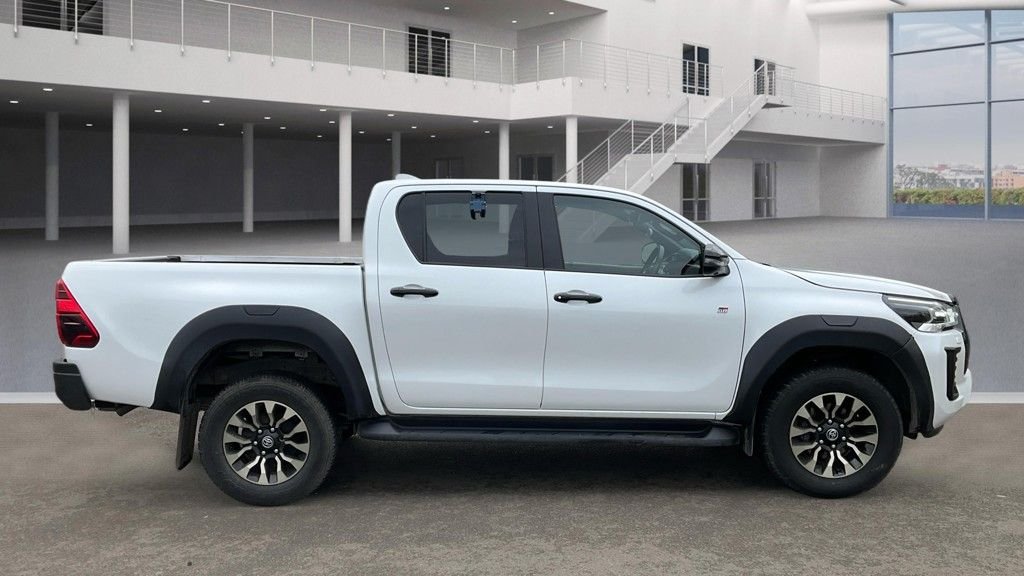 Used Toyota Hilux 2024 for sale - 77780654: Photo 5