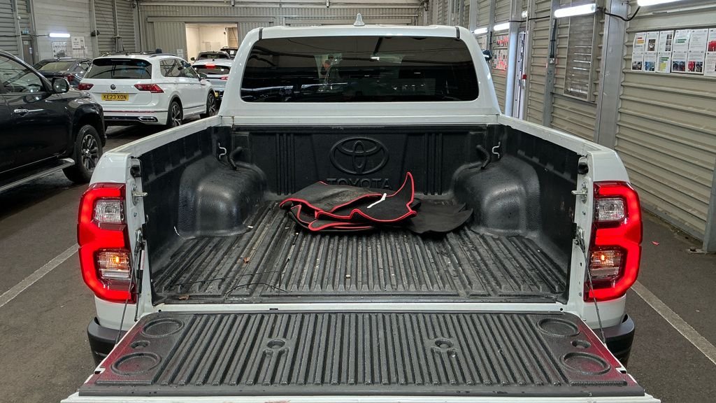 Used Toyota Hilux 2024 for sale - 77780654: Photo 7