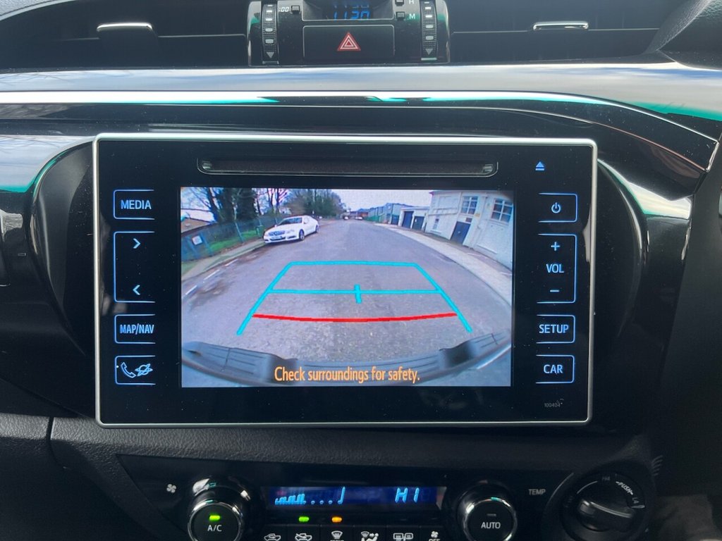 Used Toyota Hilux 2018 for sale - 77027407: Photo 18