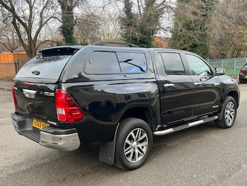 Used Toyota Hilux 2018 for sale - 77027407: Photo