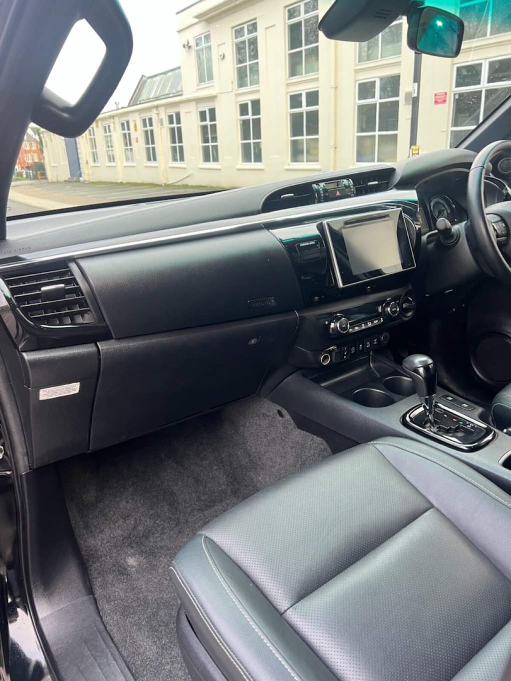 Used Toyota Hilux 2018 for sale - 77027407: Photo 9