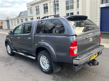 Used Toyota Hilux 2014 for sale - 77048926: Photo