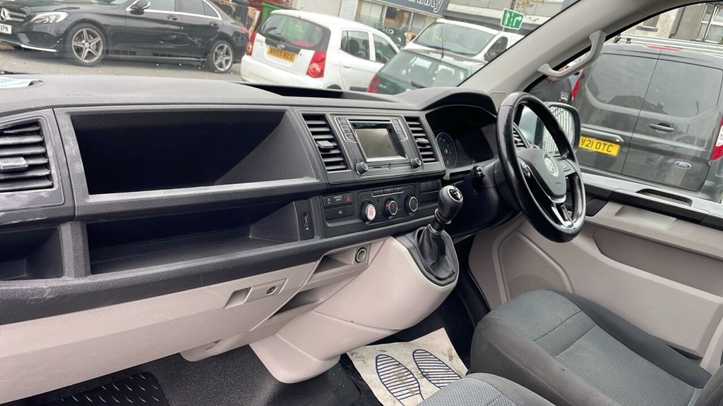 Used Volkswagen Transporter 2016 for sale - 76092638: Photo 9