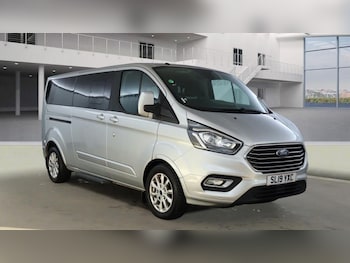 Used Ford Tourneo Custom 2019 for sale - 76698525: Photo