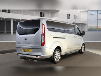 Used Ford Tourneo Custom 2019 for sale - 76698525: Photo