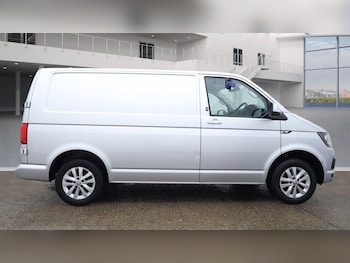 Used Volkswagen Transporter 2019 for sale - 77010147: Photo