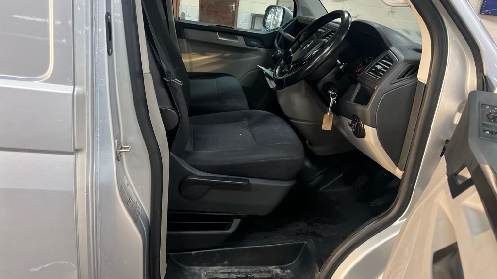 Used Volkswagen Transporter 2019 for sale - 77010147: Photo 6