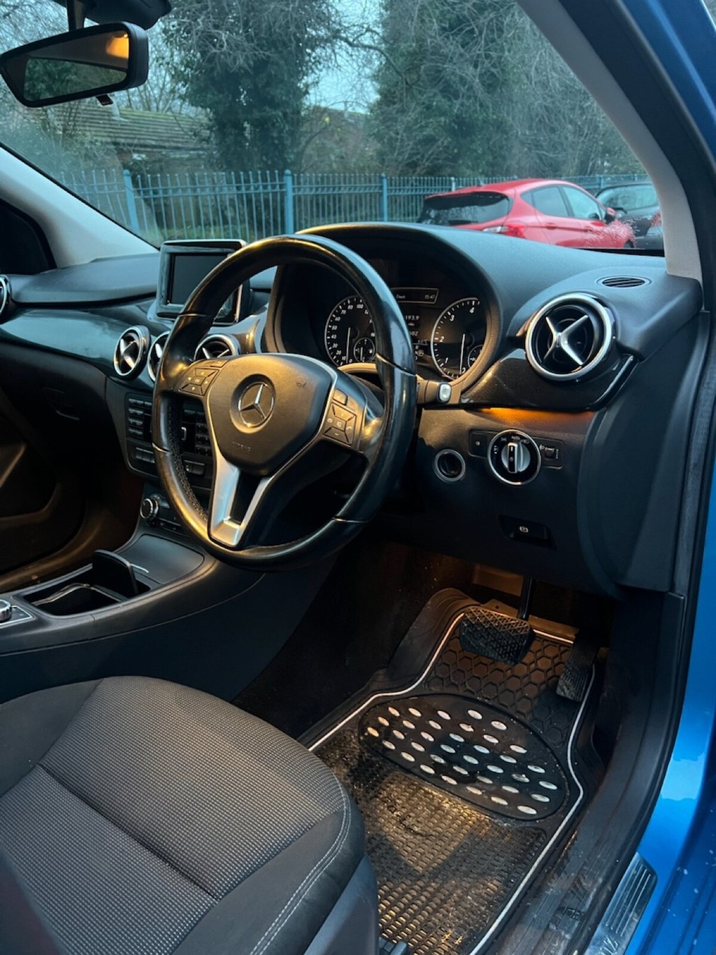 Used Mercedes-Benz B Class 2014 for sale - 77014547: Photo 10