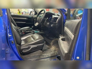Used Toyota Hilux 2017 for sale - 79328024: Photo