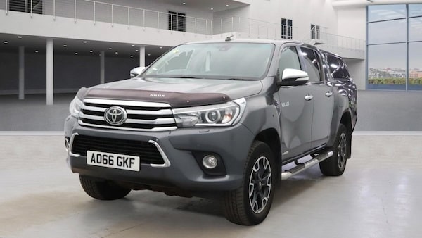 Used Toyota Hilux 2017 for sale - 75666538: Photo 2