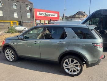 Used Land Rover Discovery Sport 2016 for sale - 75602456: Photo