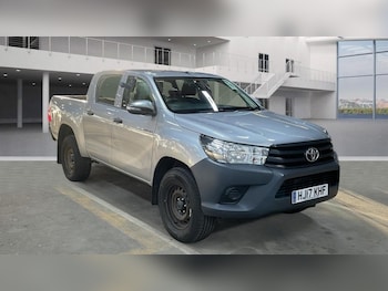 Used Toyota Hilux 2017 for sale - 76950604: Photo
