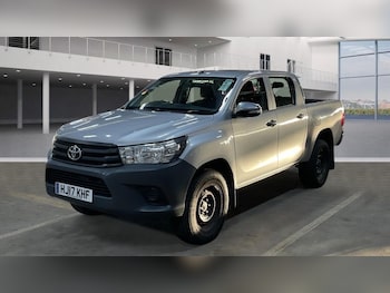 Used Toyota Hilux 2017 for sale - 76950604: Photo